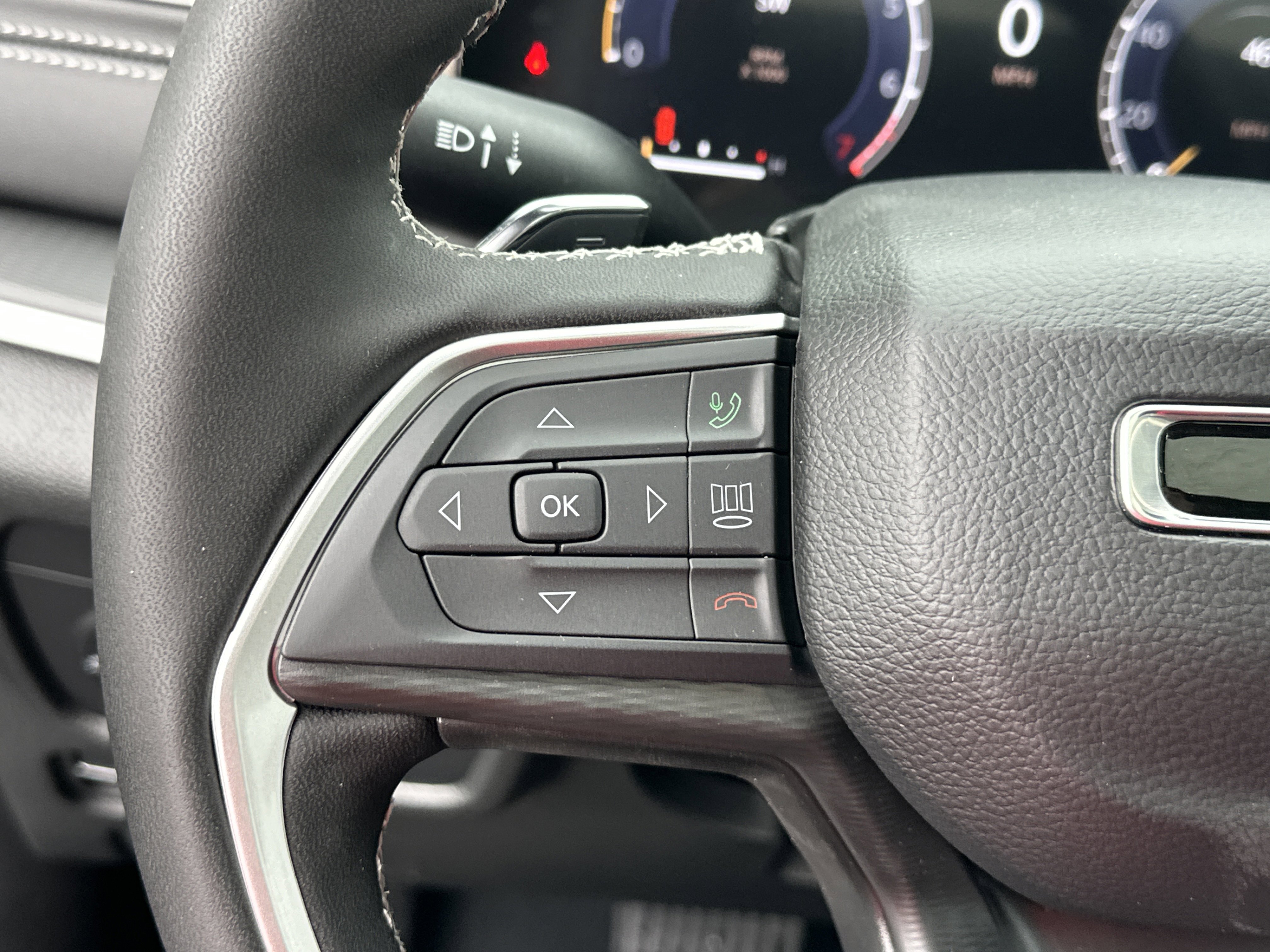 New 2026 Jeep Grand Cherokee Laredo AWD/4WD image 9