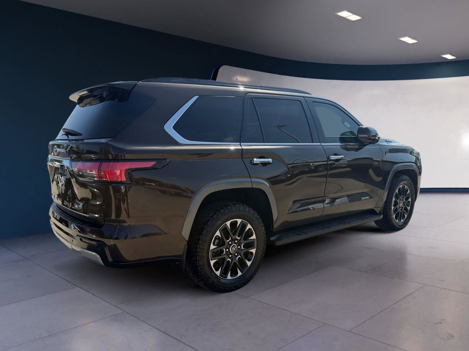 Used 2023 Toyota Sequoia Limited w/ Tow Technology Package image 5