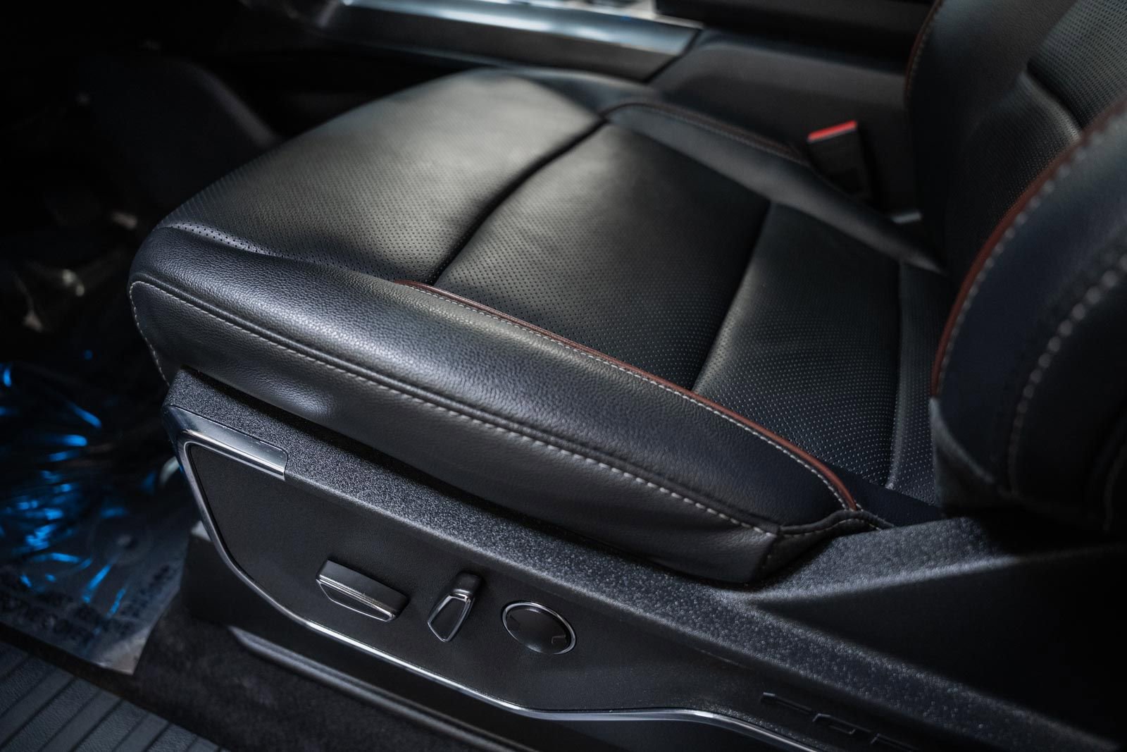 Used 2023 Ford F150 Lariat w/ Equipment Group 502A High image 46