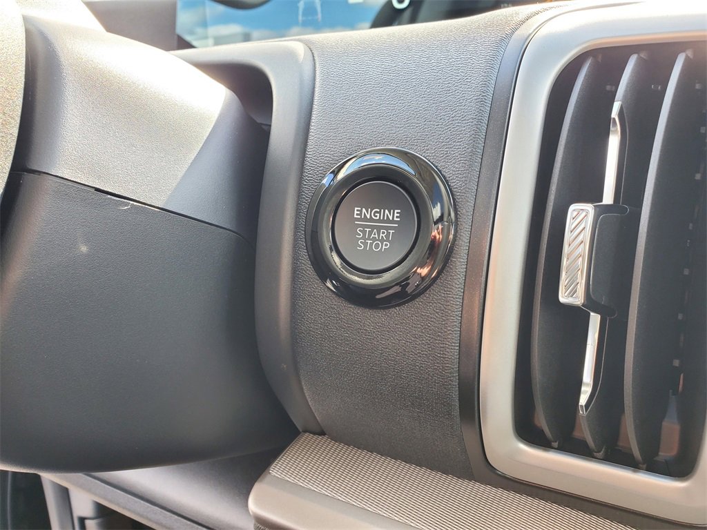 New 2025 Ford Expedition Active image 14