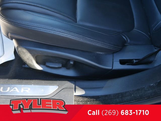 Used 2017 Jaguar XF Premium image 23