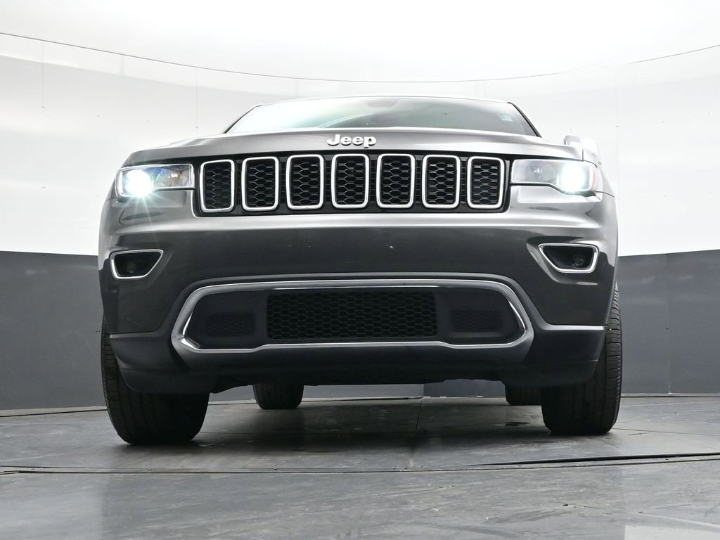 Used 2020 Jeep Grand Cherokee Limited w/ Luxury Group II image 34