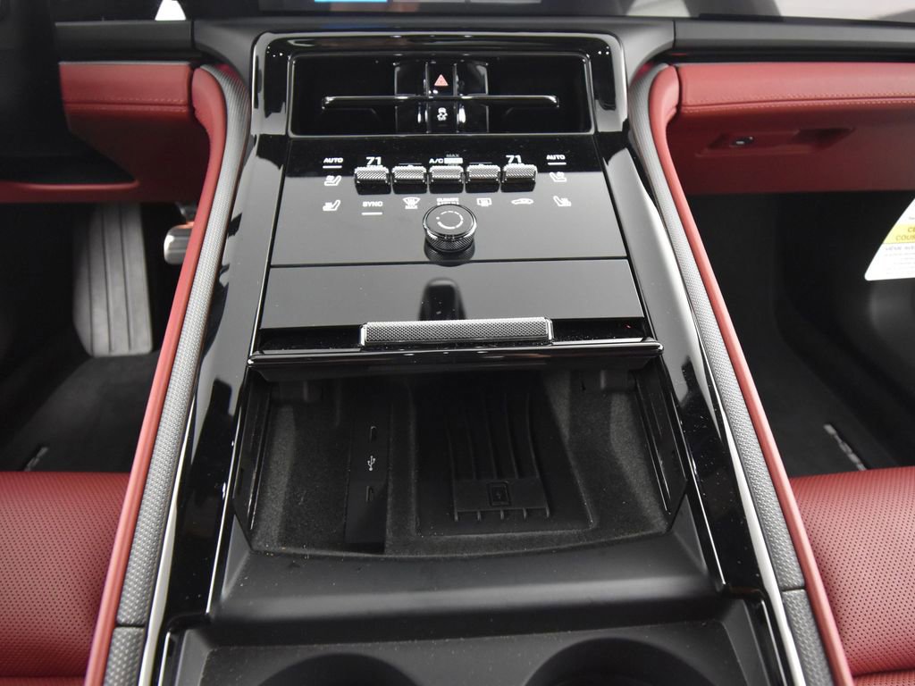 Used 2025 Porsche Panamera 4 image 26