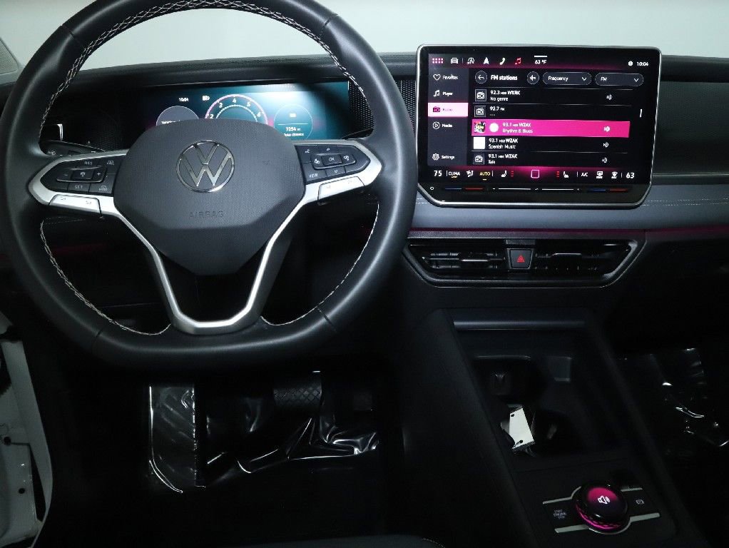 Used 2025 Volkswagen Tiguan SE image 26