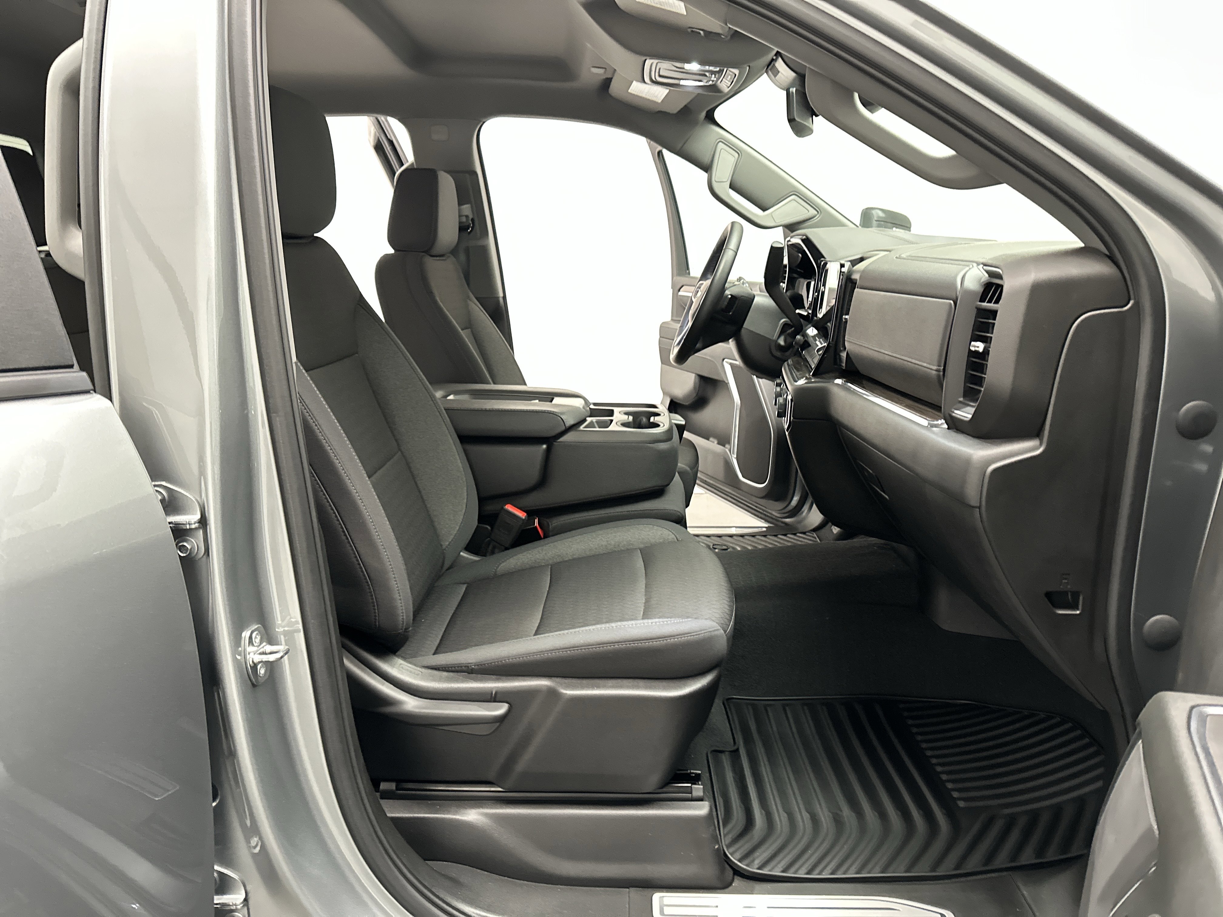 Used 2024 Chevrolet Silverado 2500 LT w/ Convenience Package image 22