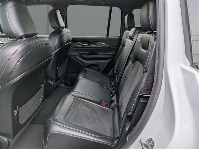 Used 2023 Jeep Grand Cherokee Altitude image 15