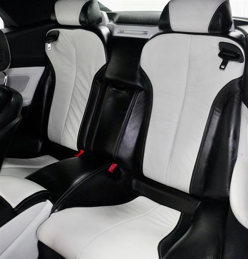 Used 2012 BMW 650i xDrive Convertible image 5