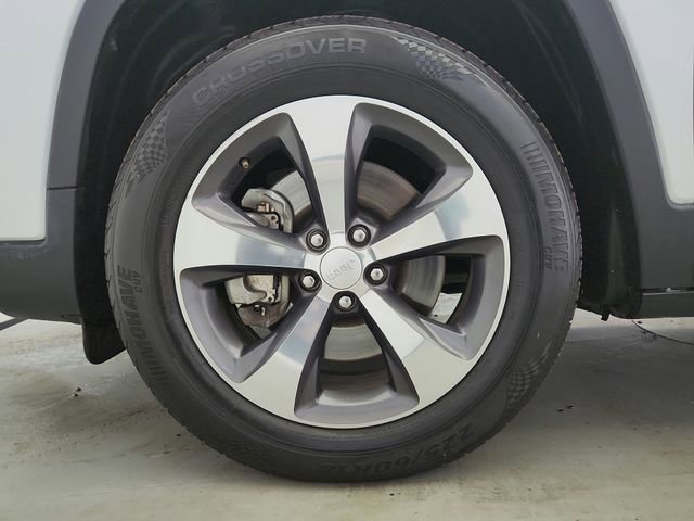 Used 2019 Jeep Cherokee Limited image 33