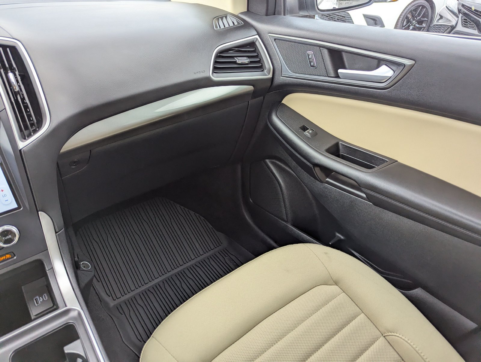 Used 2022 Ford Edge SE w/ Black Appearance Package AWD/4WD image 19