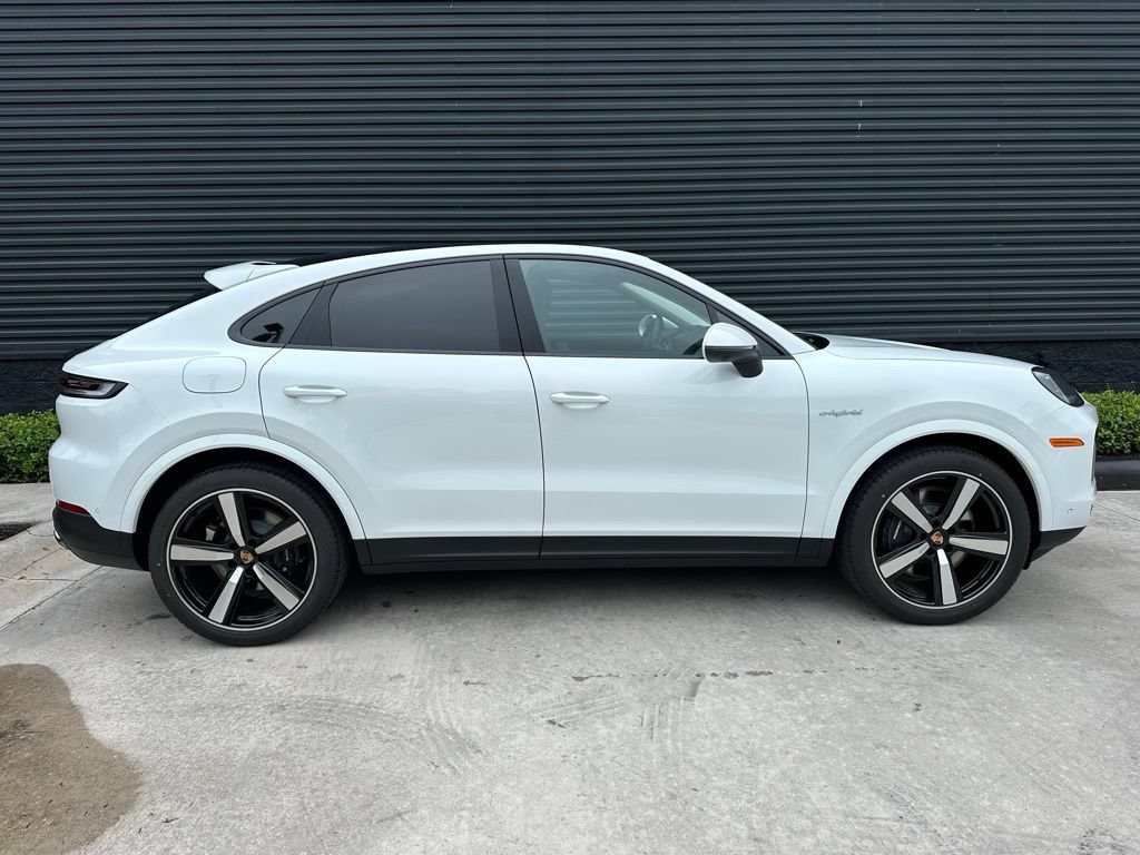 Used 2026 Porsche Cayenne E-Hybrid Coupe AWD/4WD image 10