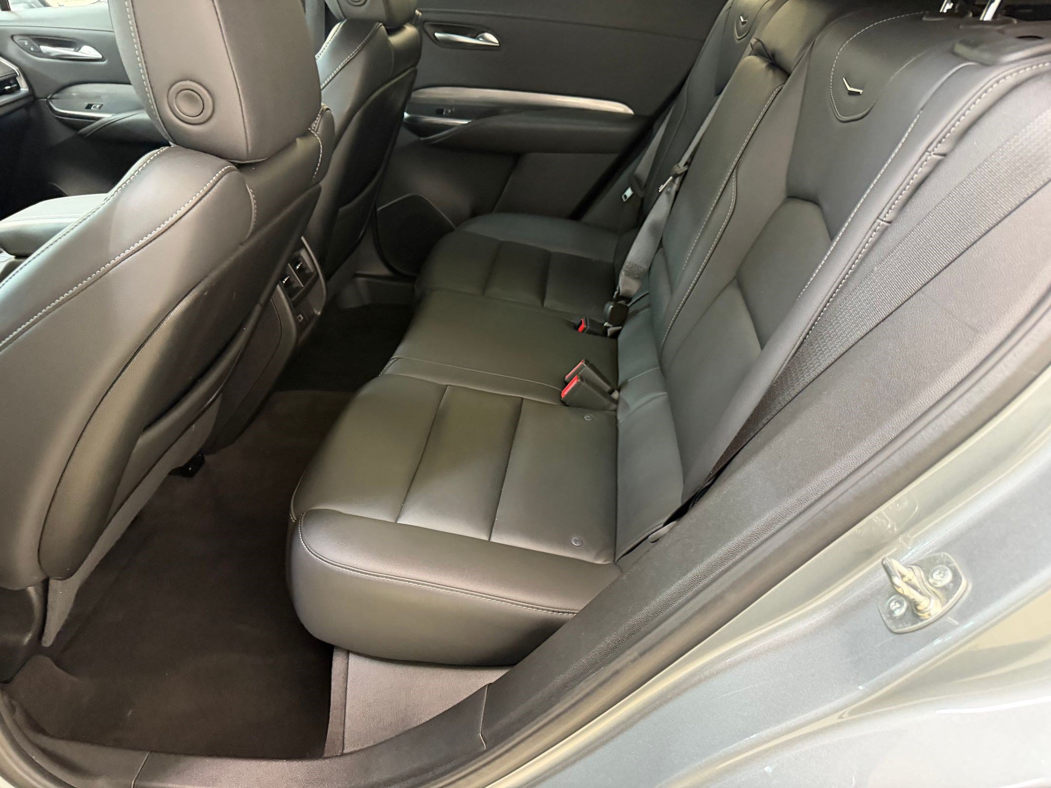 Certified 2025 Cadillac XT4 Premium Luxury AWD/4WD image 24