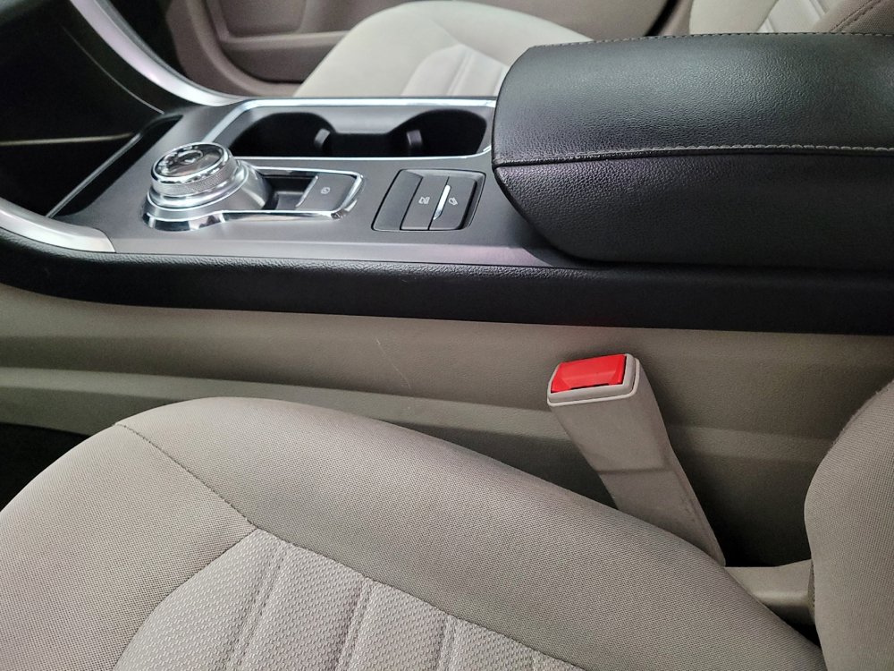 Used 2020 Ford Fusion SE image 26