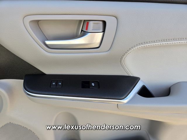 Used 2015 Toyota Camry XLE w/ Moonroof Package image 18