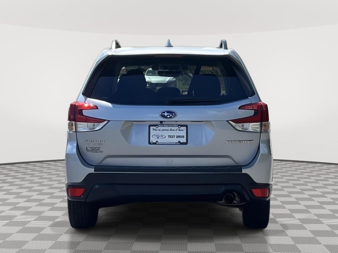 Used 2019 Subaru Forester Premium AWD/4WD image 6