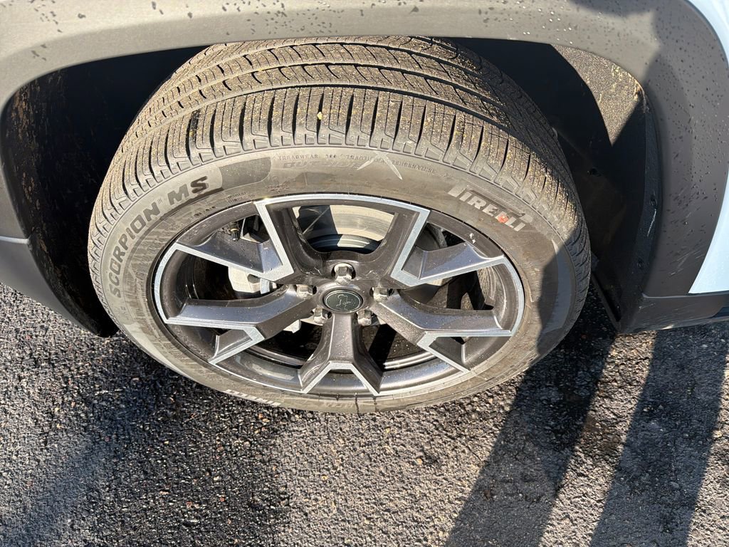 New 2026 Jeep Cherokee Overland w/ Advanced Pro Tech Group image 27