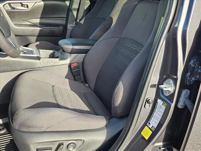 Used 2024 Toyota RAV4 SE AWD/4WD image 15