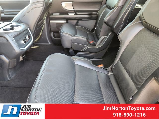 Used 2025 Ford Expedition Platinum image 30