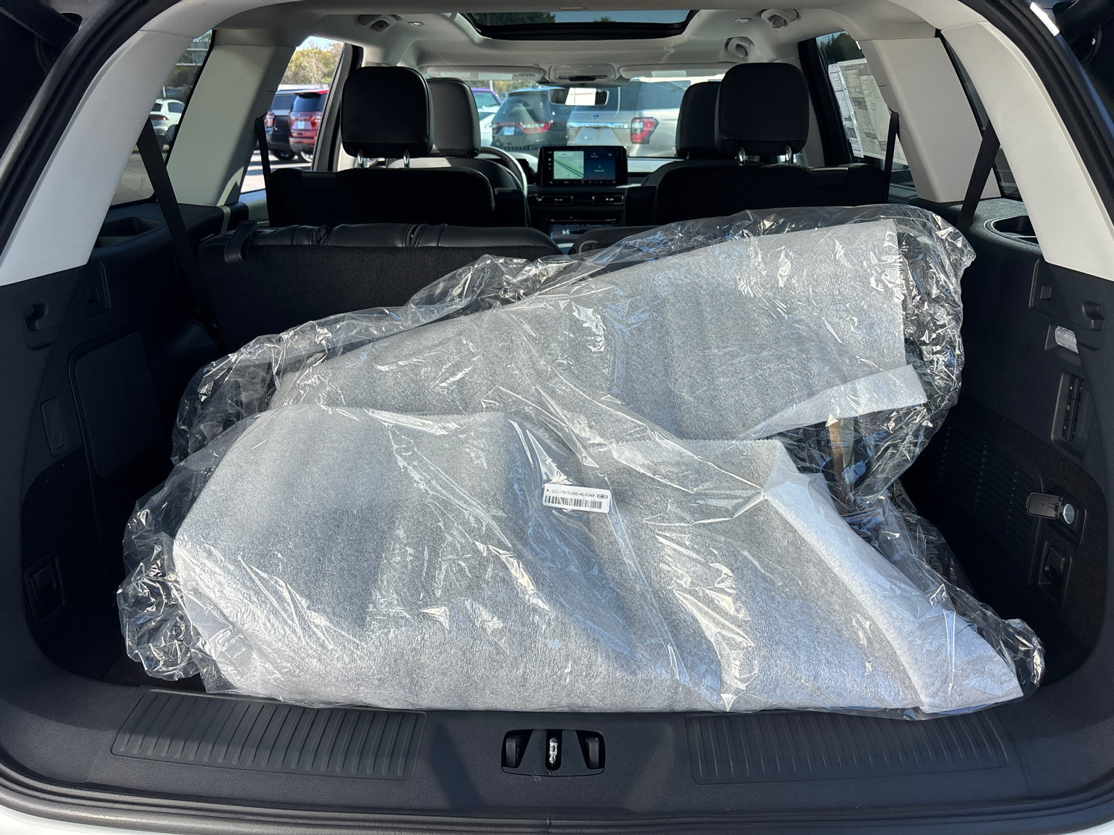New 2027 Lincoln Aviator AWD w/ Jet Appearance Package image 9
