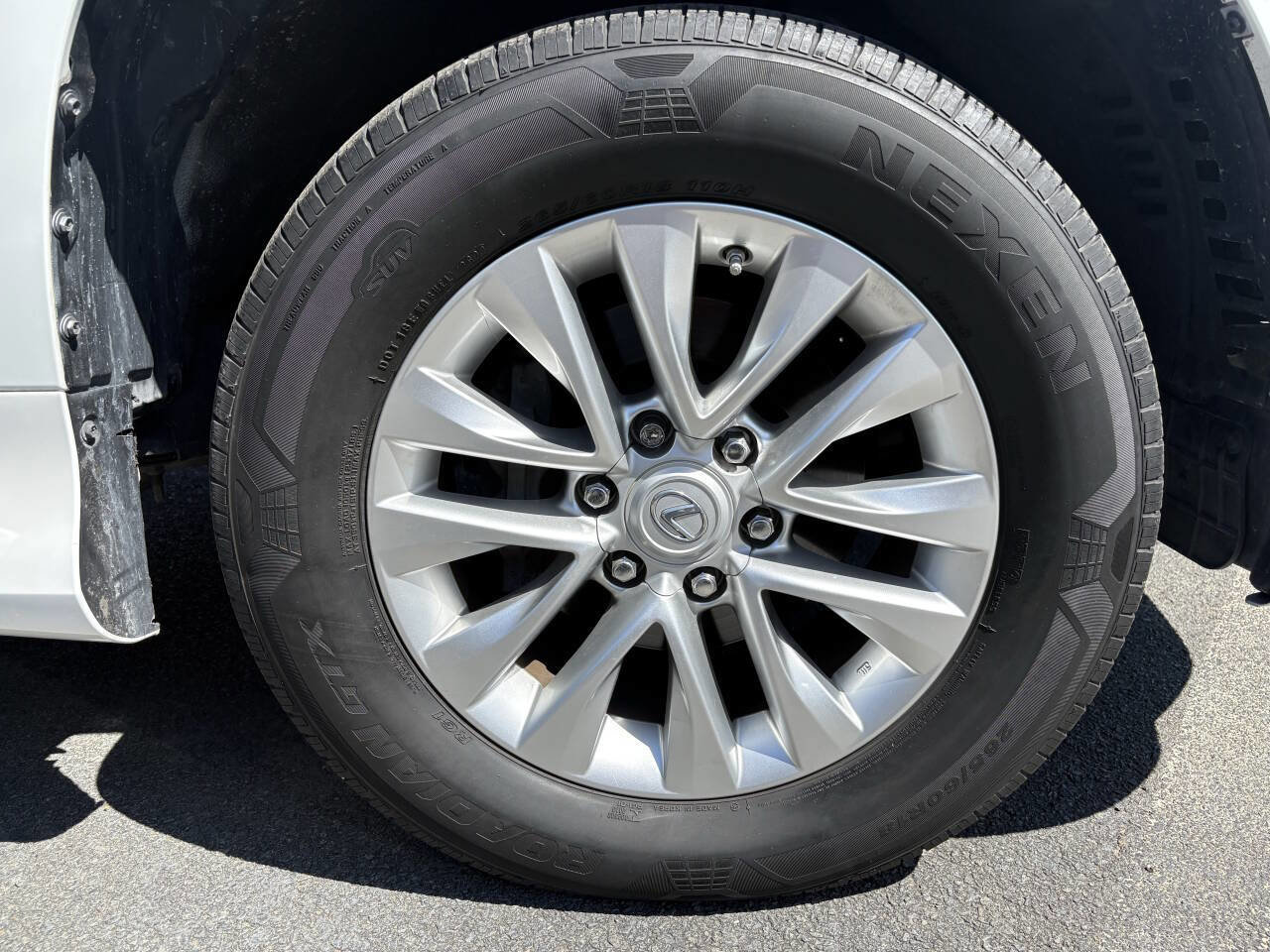 Used 2015 Lexus GX 460 w/ Premium Package image 23