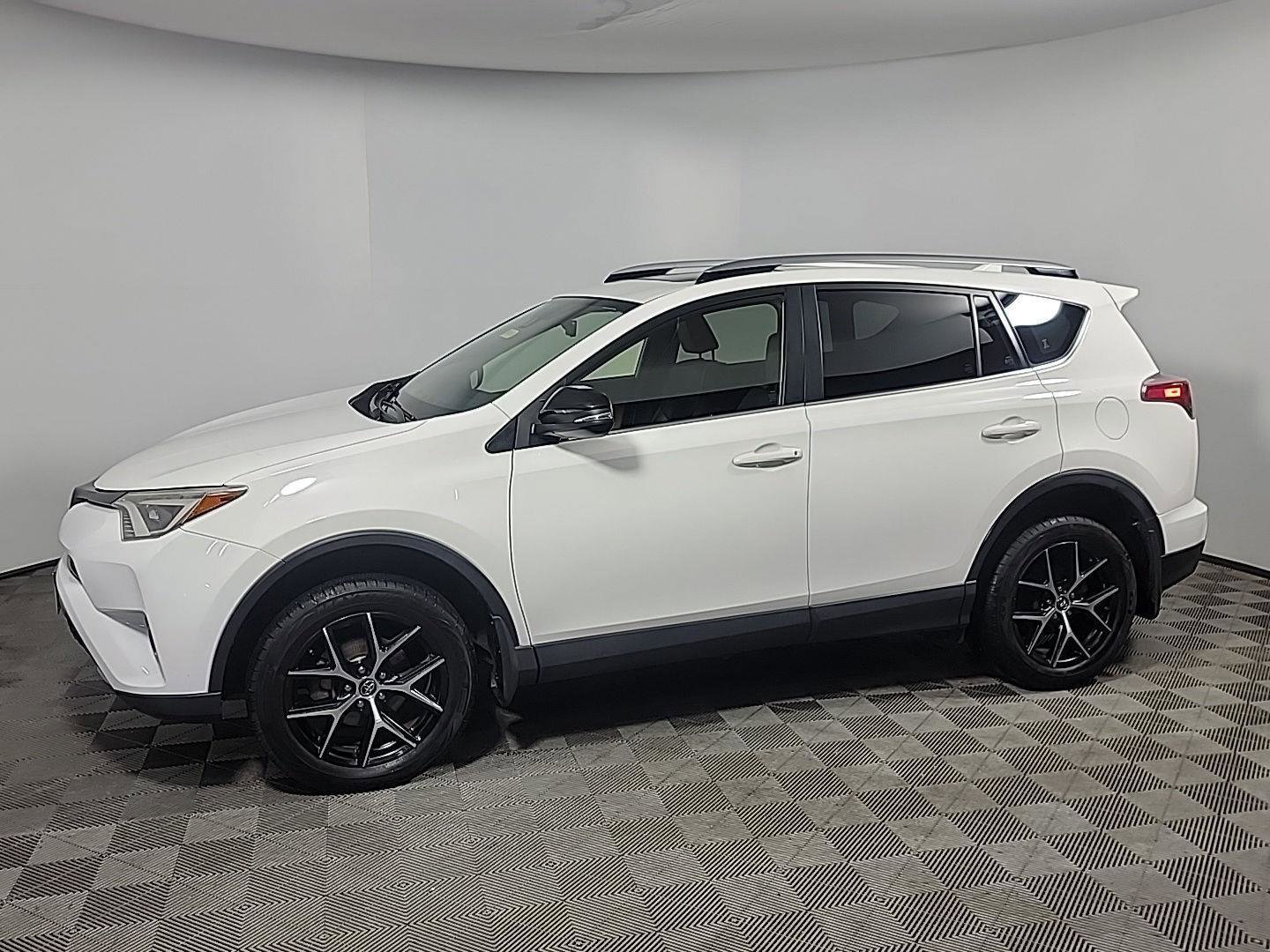 Used 2018 Toyota RAV4 SE w/ Power Extra Value Package image 12