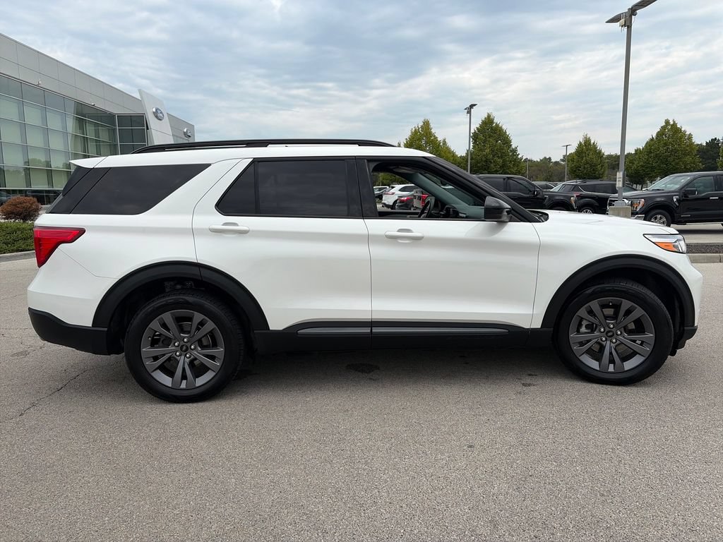 Used 2023 Ford Explorer XLT w/ Equipment Group 202A AWD/4WD image 8