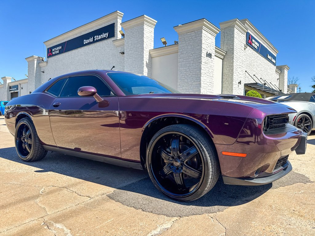 Used 2022 Dodge Challenger SXT w/ Blacktop Package RWD image 2