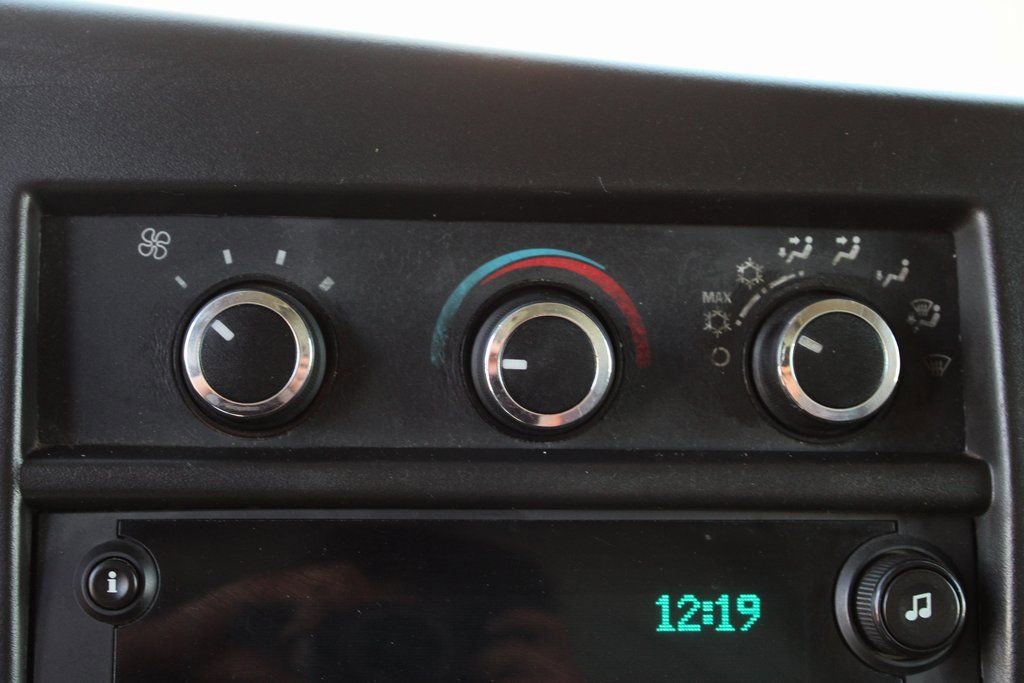 Used 2016 Chevrolet Express 4500 w/ Chrome Appearance Package RWD image 25