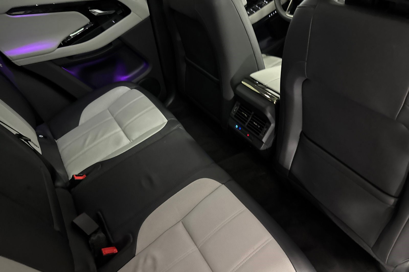 Used 2024 Land Rover Range Rover Evoque Dynamic SE image 30