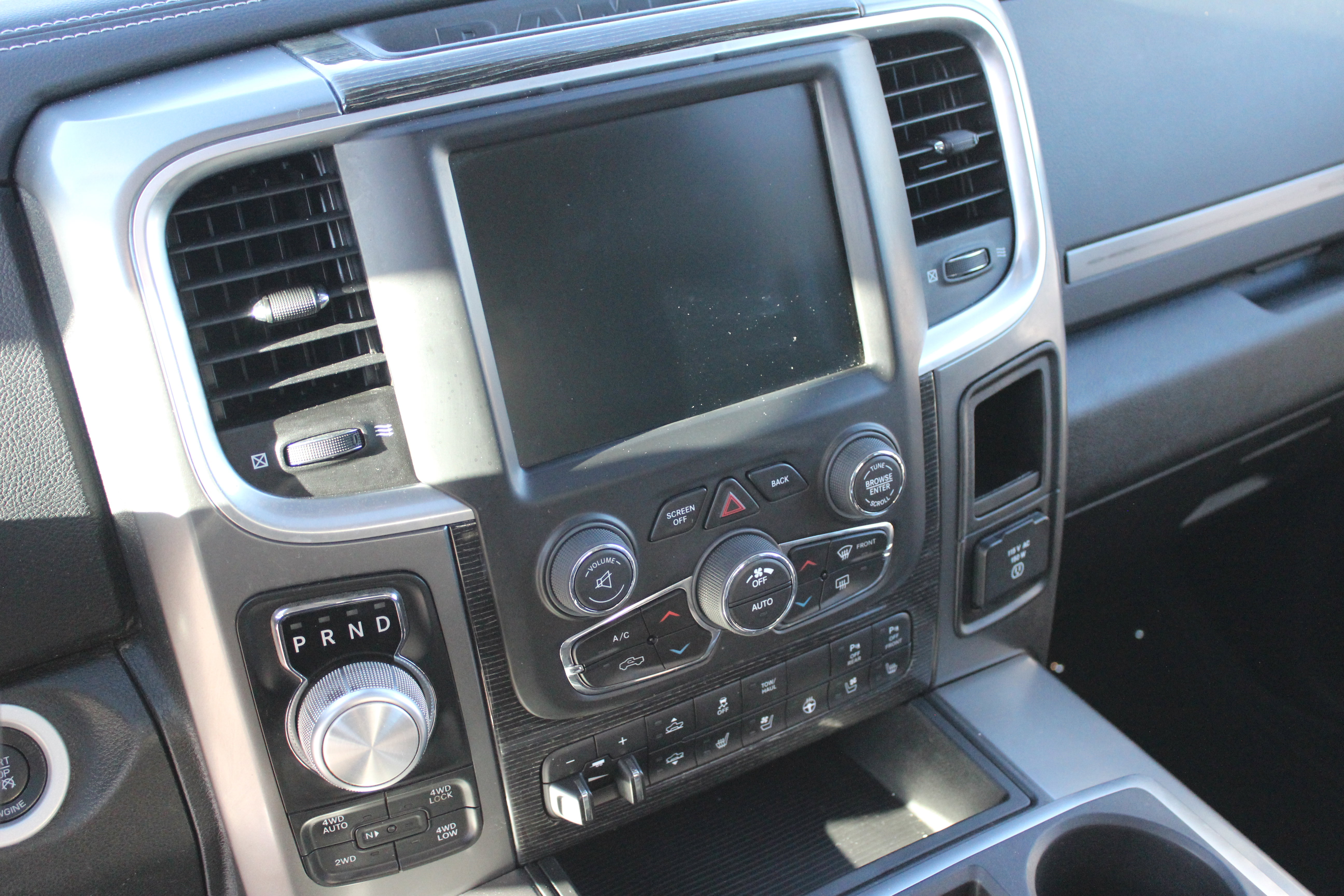 Used 2014 RAM 1500 Limited image 25