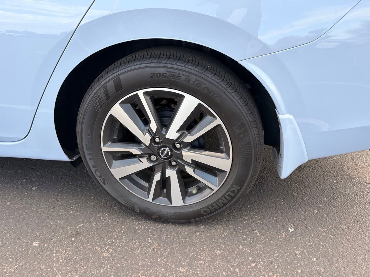 Certified 2024 Nissan Versa SV w/ Trunk Package FWD image 9