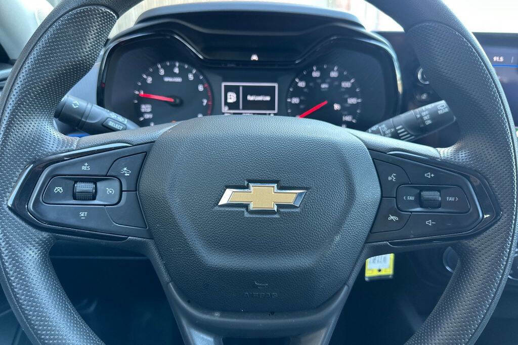 Used 2024 Chevrolet Trax LS w/ LS Convenience Package image 22