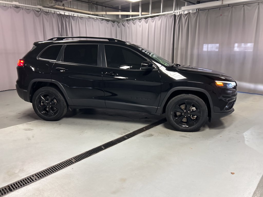 Used 2021 Jeep Cherokee Latitude Plus AWD/4WD image 8