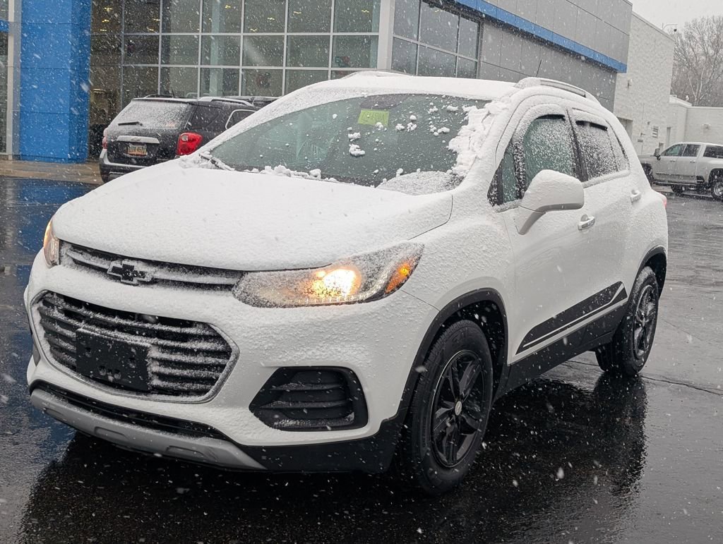 Used 2018 Chevrolet Trax LT w/ LT Convenience Package image 3