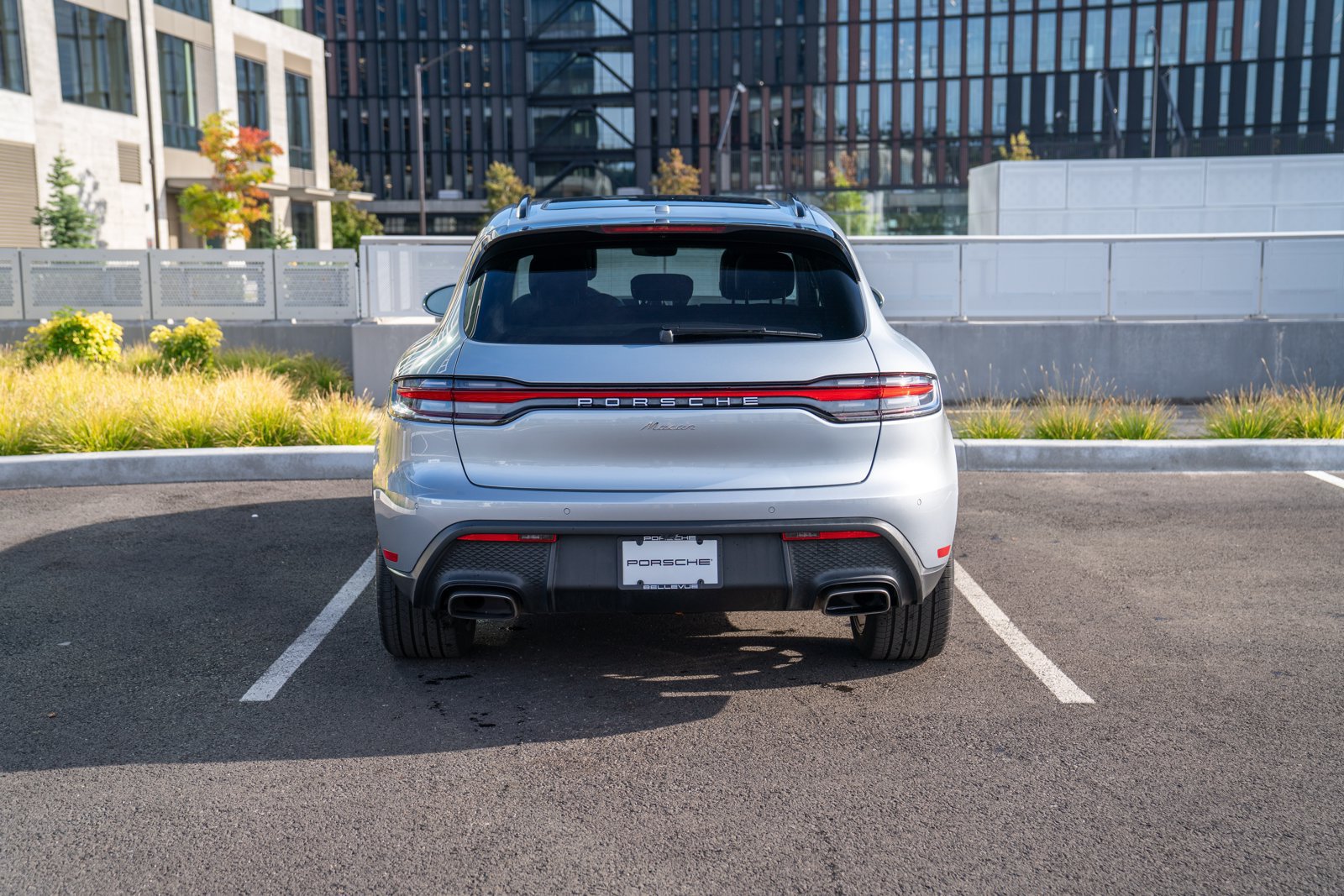 Certified 2026 Porsche Macan AWD/4WD image 7
