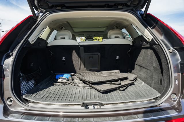 Used 2023 Volvo XC60 T8 Plus image 10