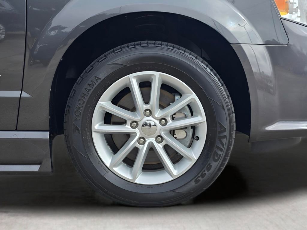 Used 2020 Dodge Grand Caravan SXT image 50