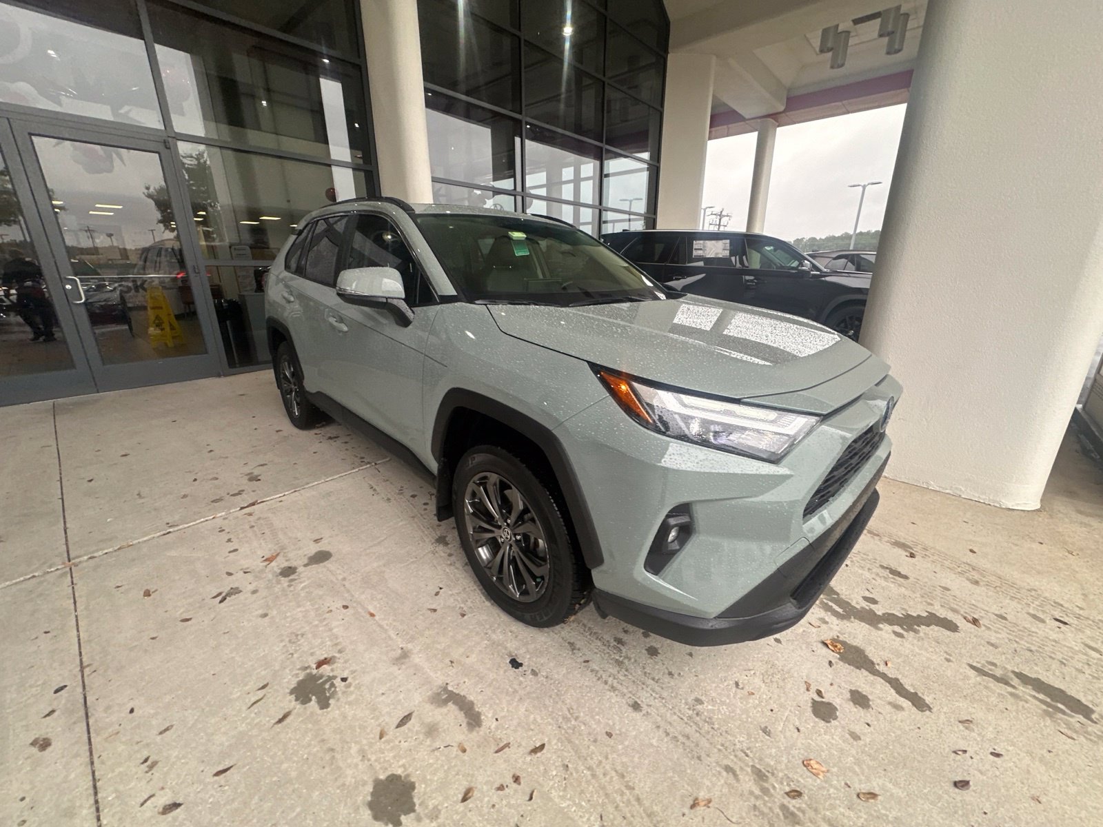 Used 2023 Toyota RAV4 XLE Premium AWD/4WD image 18