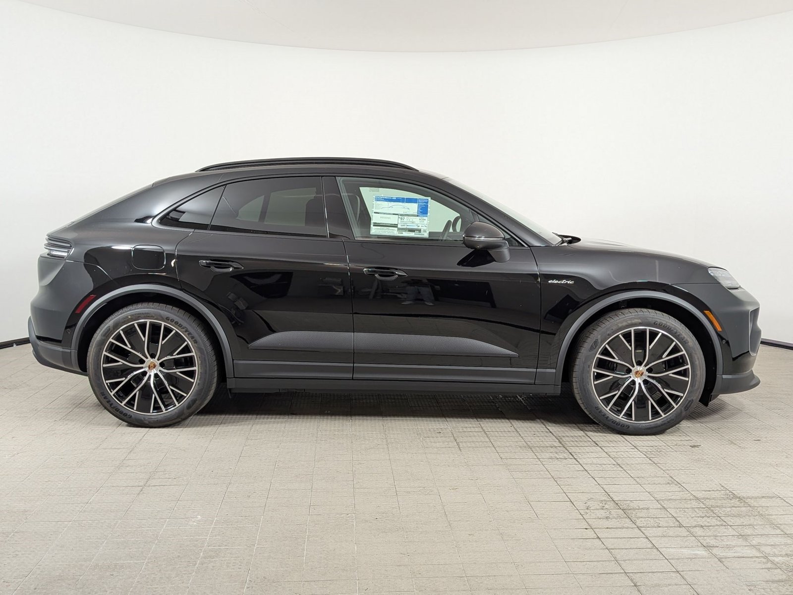 New 2026 Porsche Macan Electric RWD image 8