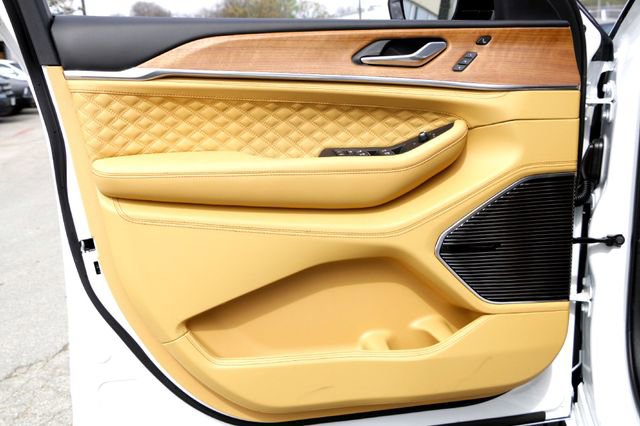 New 2026 Jeep Grand Cherokee L Summit image 16