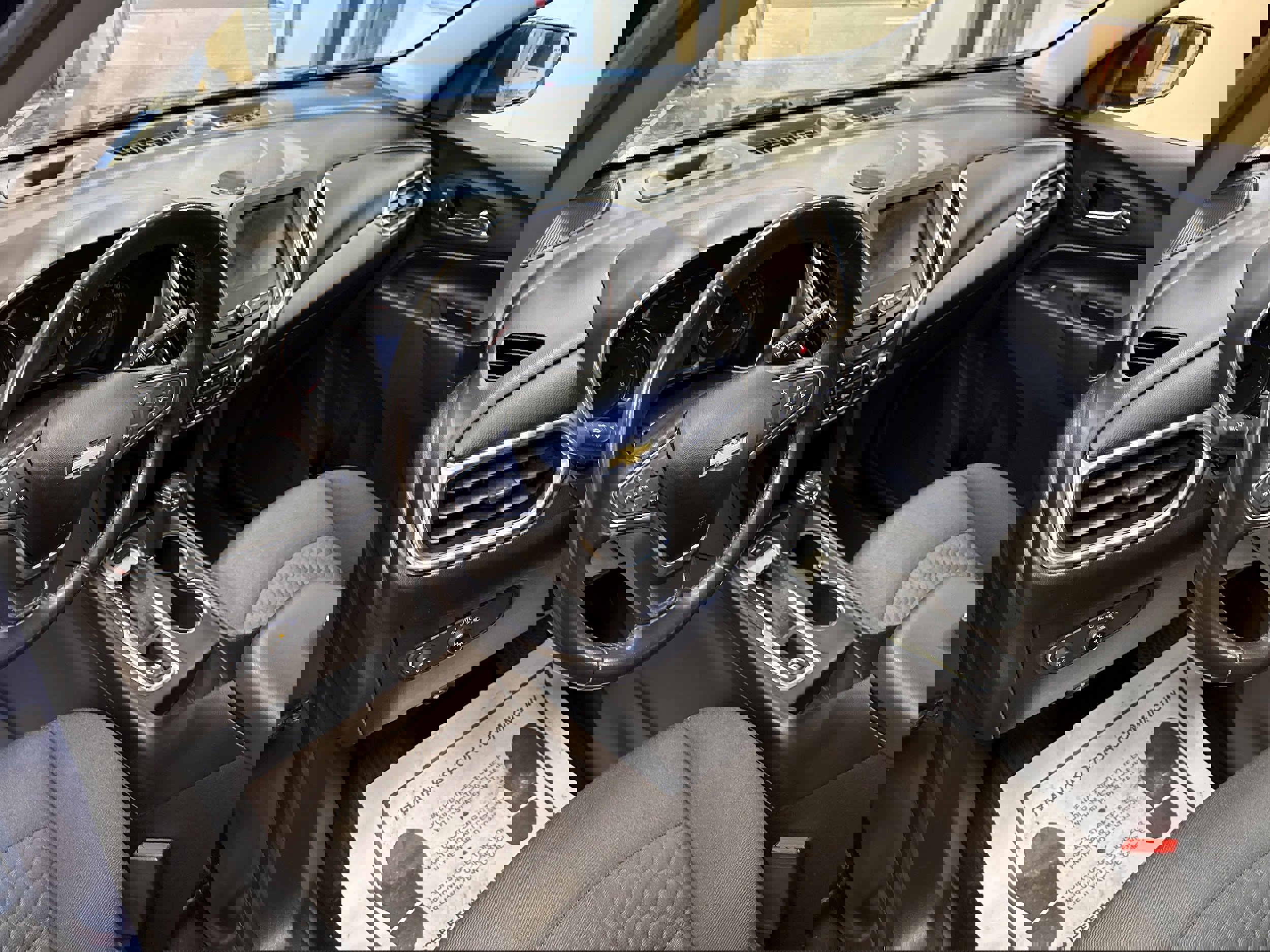 Used 2019 Chevrolet Equinox LT w/ Driver Convenience Package image 37