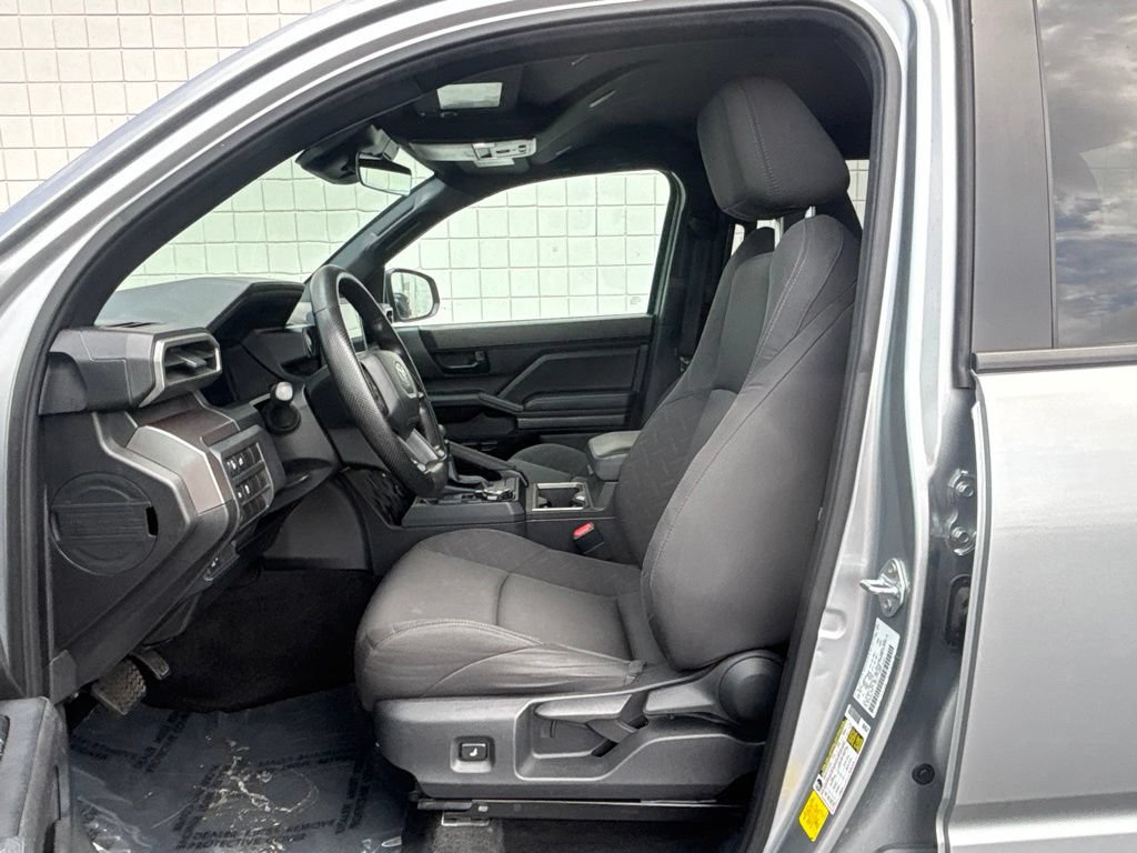 Used 2024 Toyota Tacoma TRD Sport AWD/4WD image 4