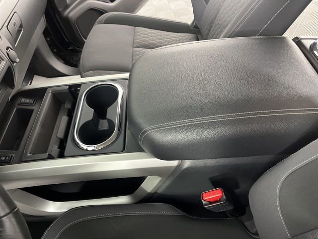 Used 2024 Nissan Titan SV w/ SV Convenience Package image 30