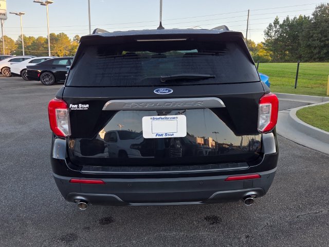 Used 2023 Ford Explorer XLT w/ Equipment Group 202A RWD image 13