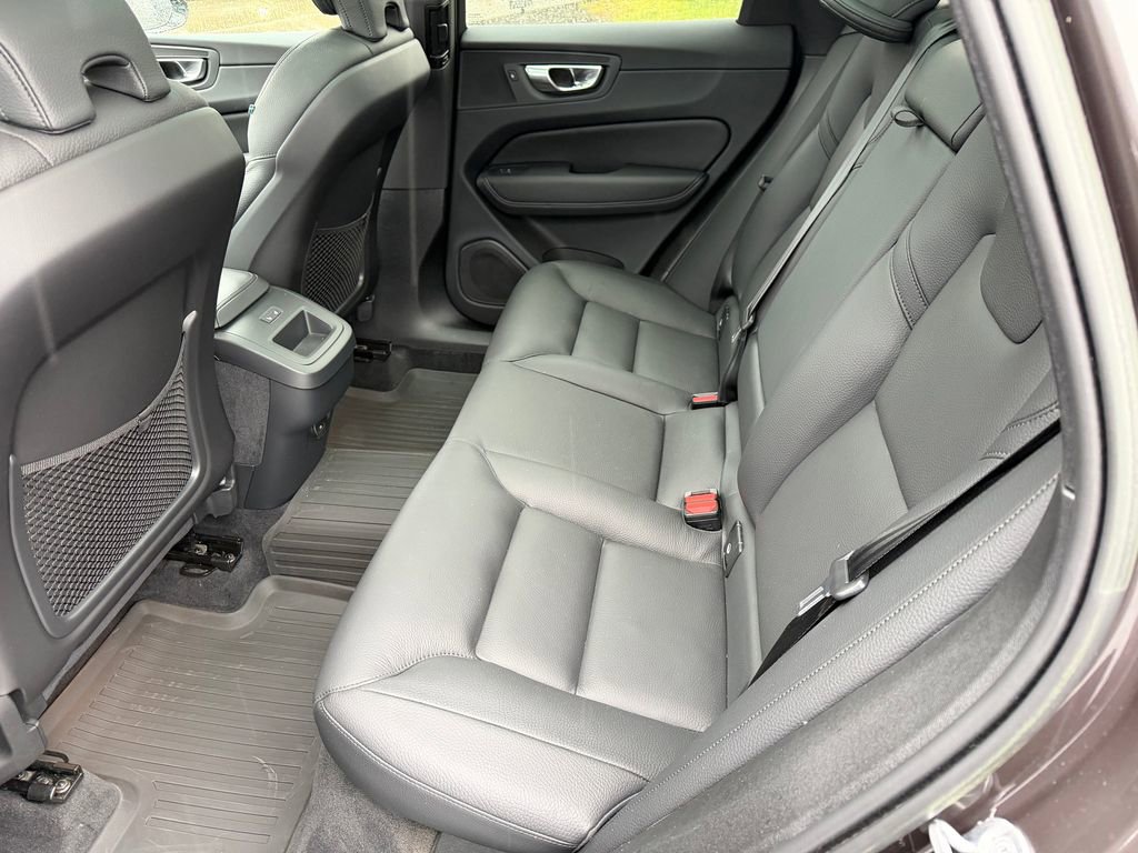 Certified 2023 Volvo XC60 B5 Plus w/ Climate Package AWD/4WD image 22