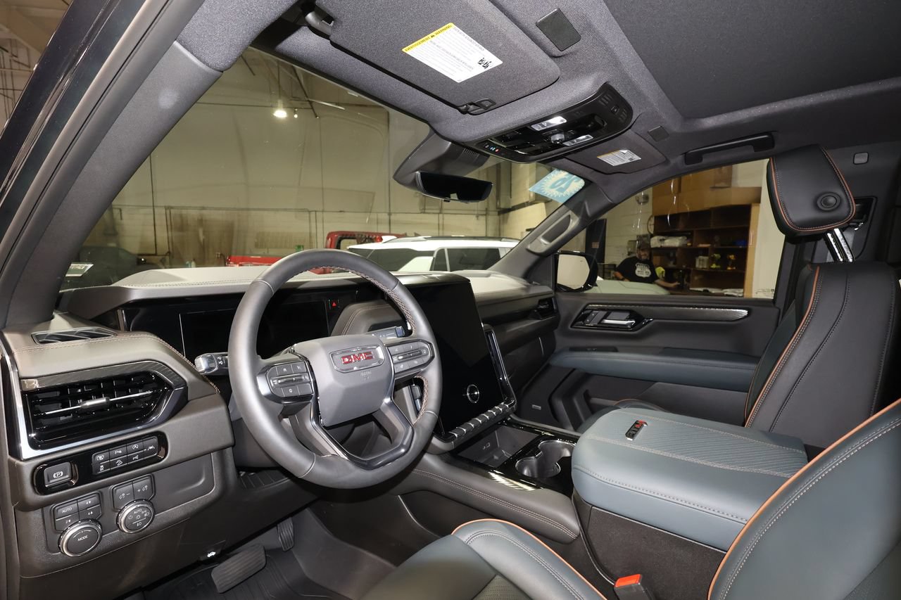 Used 2026 GMC Yukon AT4 w/ AT4 Premium Package AWD/4WD image 9