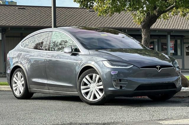 Used 2016 Tesla Model X 90D image 2