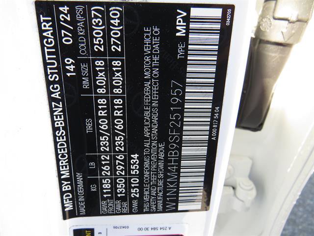 Used 2025 Mercedes-Benz GLC 300 4MATIC image 2
