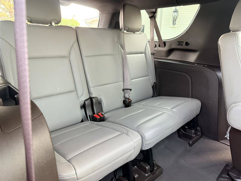 Used 2022 Chevrolet Suburban LT w/ LT Signature Package AWD/4WD image 17