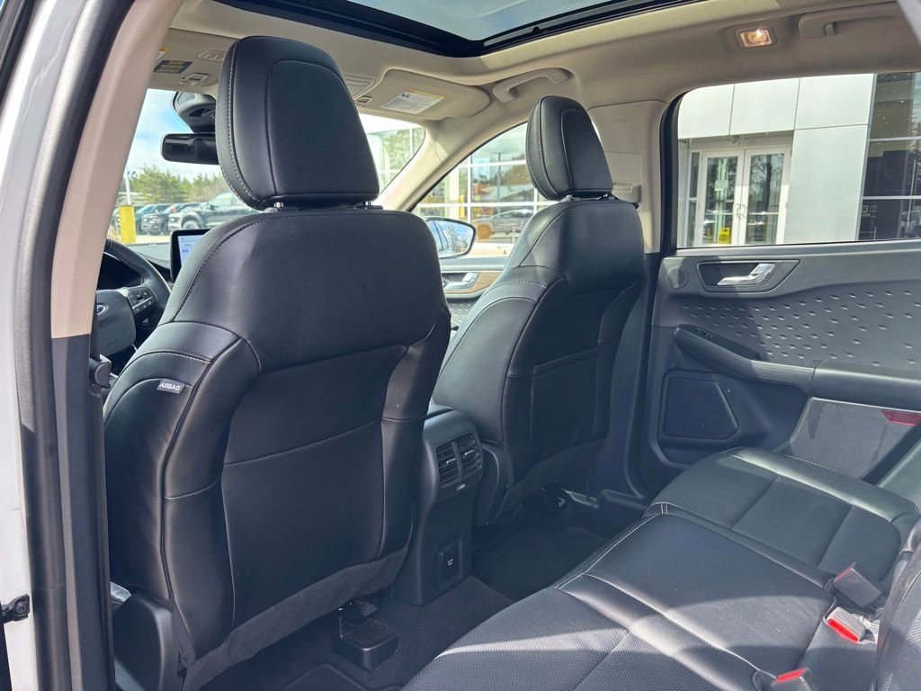 Used 2020 Ford Escape Titanium AWD/4WD image 15