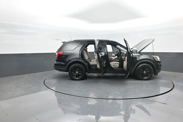 Certified 2018 Ford Explorer XLT w/ Equipment Group 201A AWD/4WD image 42